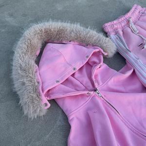 Ensemble sweat à capuche zippé et pantalon de survêtement en fausse fourrure, personnalisé, délavé à l'acide, effet usé, imprimé déchiré, brodé, teint en pièce - Product Image 6