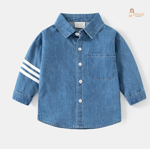 เสื้อเชิ้ตเดนิมเด็กชายแขนยาวสีพื้นมีปกพับพร้อมกระเป๋าสไตล์ลำลอง - Product Image 1