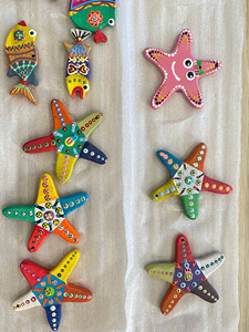 Figuras de Animales Pintadas a Mano en Madera de Fresno, Artesanía Colorida Tallada y Sostenible, Decoración Coleccionable para Colgar en la Pared, Luna - Product Image 3