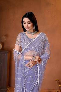 Sari de lujo de malla suave color lavanda con bordado pesado de lentejuelas plateadas, diseño Bollywood, elástico, para bodas indias, fiestas en la playa. - Product Image 5