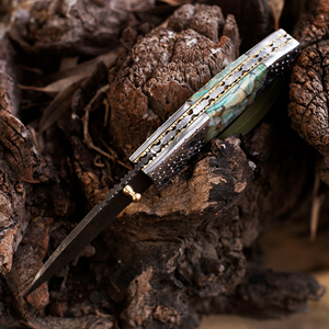 Couteau pliant en acier Damas avec outil utilitaire pratique, couteau Damas fait main avec équipement de poche pour l'extérieur - Product Image 3