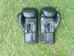 Guantes de Boxeo al por Mayor, Guantes Deportivos de Cuero Vacuno, Acolchado Reforzado, Cierre de Muñeca Ajustable, Transpirables - Product Image 2