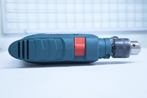 Perceuse à percussion électrique GSB 600, 600 W, moteur à balais, AC 220-240V, conception de haute qualité, robuste, couple maximal de 74 pi-lb, fabriquée en Allemagne, carbone - Product Image 5