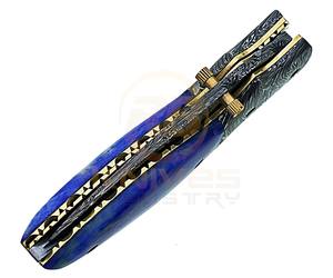 Couteau pliant artisanal en acier Damas avec manche en os bleu - Product Image 3