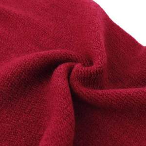 Écharpe longue classique en acrylique rouge, couleur unie, pour femme, hiver, isolation thermique, bord à franges, adulte - Product Image 4