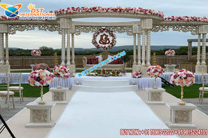 มณฑาปงานแต่งงานแบบดั้งเดิมของชาวเคนยา แบบเสาสามต้น ดีไซน์หรูหรา สวยงาม สำหรับงานเลี้ยง พร้อมเสาสามเสาสง่างาม ซิดนีย์ - Product Image 2