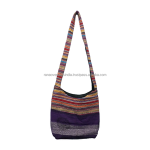 กระเป๋าสะพายพาดลำตัวมีสไตล์มีแถบสีหลายสีและรูปแบบ OM น้ำหนักเบาและอเนกประสงค์สำหรับการเดินทางและการใช้งานประจำวัน - Product Image 6