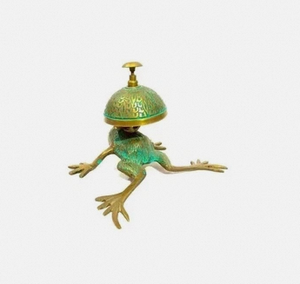 Campana de Escritorio Vintage de Latón con Forma de Rana, Decoración Antigua Pulida para Recepción de Escritorio - Product Image 3