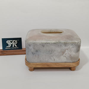 Caja de pañuelos moderna de resina con base de madera, textura de mármol, soporte decorativo para baño, tocador y decoración del hogar. - Product Image 1