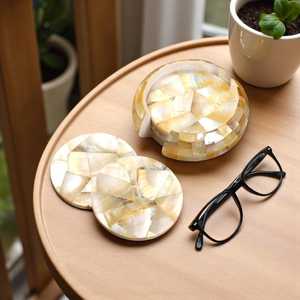 Juego de posavasos de mármol artesanal con incrustaciones de nácar, protección de lujo para la mesa, posavasos para bebidas, regalo de inauguración de casa - Product Image 1