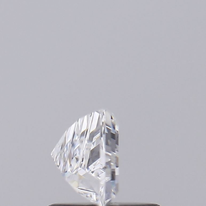 Diamant de laboratoire de 8,01 carats, taille trapèze, clarté VVS, certifié IGI, pour la fabrication de bijoux, bague, boucles d'oreilles ou pendentif. - Product Image 3