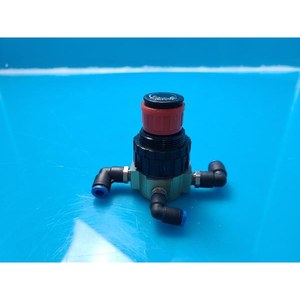 Vanne de commande pneumatique TACO R31-100-0000 utilisée comme pièce détachée pour équipement semi-conducteur Legacy - Product Image 1
