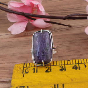 Anillo de Boda al por Mayor con Engaste de Charoita Natural en Plata de Ley 925, Gema Rectangular, Banda de Piedra Sibérica Rara para Mujer - Product Image 1