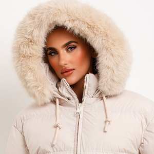 Chaqueta de invierno acolchada personalizada para mujer, ropa informal premium para exteriores, a prueba de viento, con cierre de cremallera y bolsillos laterales. - Product Image 2