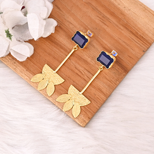 Boucles d'oreilles élégantes en laiton plaqué or avec pierre hydro-gemme bleu encre, bijoux de mode faits à la main pour femme, cadeau - Product Image 4