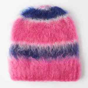 Bonnet personnalisé en mohair fait main avec des fibres douces lisses et une chaleur légère et un style classique de couvre-chef confortable - Product Image 1