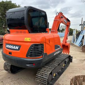 Mini-pelleteuse Daewoo DX60-9C d'occasion de Doosan avec 1 an de garantie Composants mobiles sur chenilles, y compris la pompe moteur - Product Image 1