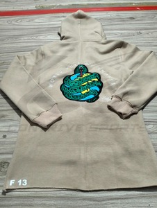 Sweat-shirt à capuche zippé pour homme en coton épais, style streetwear, avec impression en relief motif araignée, coupe oversize, vente en gros directe fabricant - Product Image 4