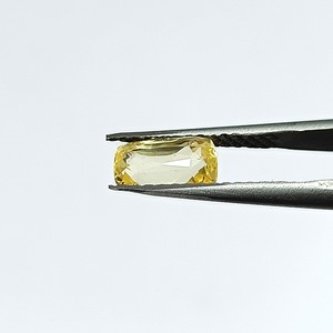 พลอยแซฟไฟร์สีเหลืองทรงคุชชั่นธรรมชาติ 2.71 กะรัต จากศรีลังกา สำหรับทำเครื่องประดับและ YCIS-208 - Product Image 3