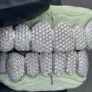 Grillz Hip Hop Iced Out Buss Down, deux tons rouge et argent, micro-incrustations, bijoux de mode, Moissanite Griiz - Product Image 4