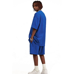 T-shirt à manches courtes et short, tenue assortie, ensemble deux pièces confortable et décontracté pour un usage quotidien, activités du week-end, voyages - Product Image 1