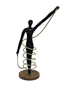 Estatua de Gimnasta de Aluminio con Cinta Dorada en Espiral – Esculturas Modernas Minimalistas - Product Image 3