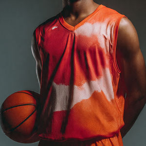 Maillot de basketball personnalisé pour homme, short de football en gros, débardeur de basketball sans manches à col en V pour homme - Product Image 4