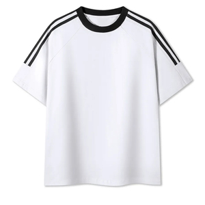 Camiseta de hombre 100% algodón, cuello redondo, manga corta, oversize, 240 gramos, con tres rayas, estilo retro americano, deportiva, holgada, para gimnasio y hermandades. - Product Image 5