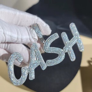 Colgante con Letra CASH de Aleación, Cristal y Diamantes de Imitación, Amuleto Temático Hip Hop, Regalo Unisex, Moissanita + Plata 925 - Product Image 1