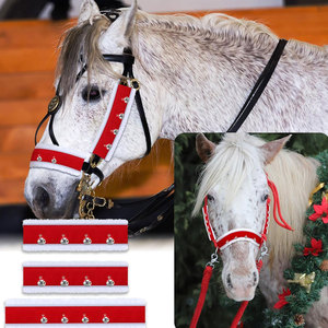 Correa de caballo de lana roja con cascabeles plateados y ribete blanco para equitación. - Product Image 4