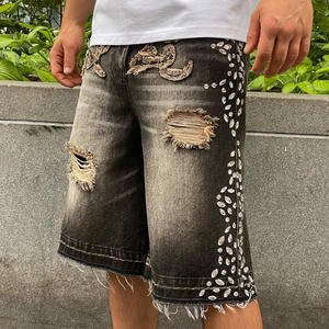 XJYD Pantalones Cortos de Mezclilla para Hombre, Holgados, de Verano, de Alta Calidad, Personalizados, con Pedrería, Desgastados, Estilo Urbano, con Bajo sin Rematar y Lavado Ácido - Product Image 3