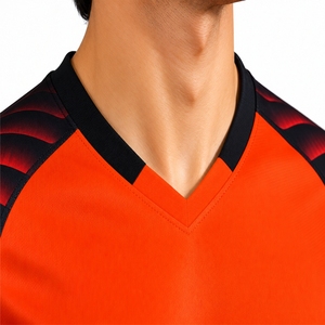 Conjunto Deportivo Personalizado Unisex de Camiseta y Pantalones Cortos, Elegante, Transpirable, Cómodo, Conjunto de Camiseta de Entrenamiento Premium, Ropa Deportiva Moderna - Product Image 4