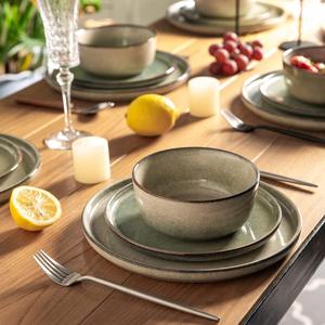 Ensemble d'assiettes et de bols en céramique Olive Glow, finition rustique lisse, design empilable durable, idéal pour les dîners familiaux modernes - Product Image 2