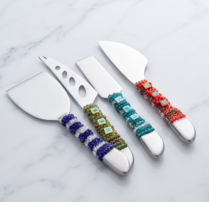 Ensemble de 4 couteaux à fromage en acier inoxydable avec manches micro-perforés, outils à fromage colorés, spatule de service - Product Image 3