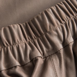 Jupe en cuir légère et respirante pour femme, grande taille, style décontracté, avec taille naturelle, vente en gros, idéale pour l'été - Product Image 3
