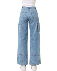 Jean cargo en denim bleu ciel taille haute à jambe large avec poches à rabat, style urbain, coupe décontractée pour femme, personnalisable OEM - Product Image 3