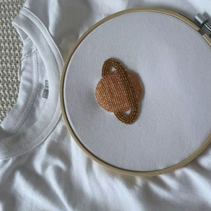 Camiseta de moda para mujer, hombre y niña, con bordado de cuentas de doble cara móvil, fabricada con la mejor calidad, camiseta de mujer con cuentas. - Product Image 1