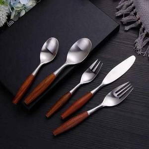 Juego de cuchara y tenedor de acero inoxidable con mango de madera, colección moderna de vajilla para mesa de comedor de Madiha Art And Crafts - Product Image 4