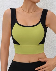 Soutien-gorge de sport côtelé en microfibre pour femme, avec coutures plates, panneau latéral contrastant et coussinets amovibles - Product Image 1
