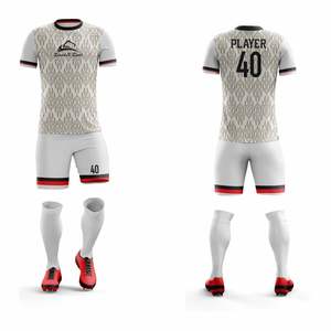 Uniformes de Fútbol Personalizados con Camisetas y Pantalones Cortos 100% Poliéster, Manga Corta, Uniformes de Entrenamiento OEM ODM con Logotipo Personalizado, Ligeros y Transpirables - Product Image 1