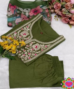 Ensemble Kurti en coton slub fantaisie avec broderie découpée et collée, avec dupatta, tenue de fête, vêtement ethnique, vert - Product Image 4