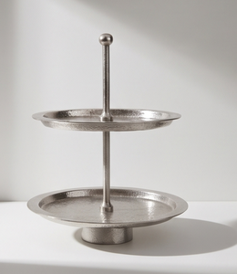 Support à gâteau à 2 niveaux en métal argenté de qualité supérieure avec poignée à finition sphérique, base en piédestal martelé, plateau de présentation pour pâtisseries et cupcakes - Product Image 5