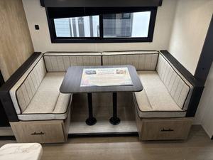 Nuevo 2026 F-o-r-e--s-t R-i-v-e-r Campsite R-e-s-e-r-v-e 28SW - Product Image 5