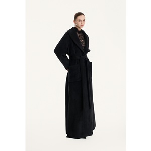 Produits prêts à être expédiés : Hauts pour femmes ODM GISELLE TOP, nouvelle couleur noir et blanc, brillants, 59 cm, écologiques, anti-rétrécissement. - Product Image 1