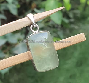 Colgante de piedras preciosas de Prehnita, colgante de joyería, joyería chapada en plata 925, colgante de regalo de compromiso para madre, joyería de plata para todos los días - Product Image 6