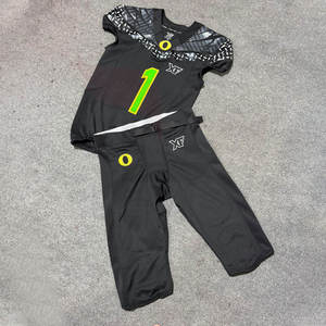 OEM Wholesale Team Adult Sublimation Printing Football Uniforms Youth Set Lightweight Fabric V-<b>Neck</b> Team Wear Football Jersey - Product Image 2