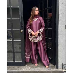 Conjunto de diseñador XL de chifón sin mangas, elegante, con top, pantalón y dupatta, con bordado de lentejuelas. - Product Image 2