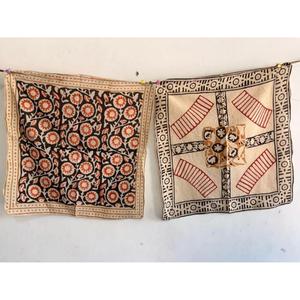 Pañuelo de algodón estampado a mano con diseño floral bohemio indio, pañuelo cuadrado para la cabeza, pañuelo para el cabello para mujer - Product Image 1