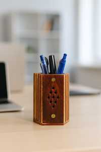 Porte-stylo en bois fait main, organisateur de bureau rectangulaire sculpté, type minimaliste sur pied, à un seul niveau, multifonctionnel pour le bureau - Product Image 4