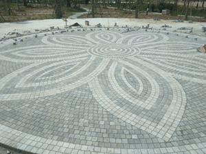 Luxury Bush Hammered Granite <b>Paving</b> Blocks for Villa Outdoor Landscaping - Product Image 4